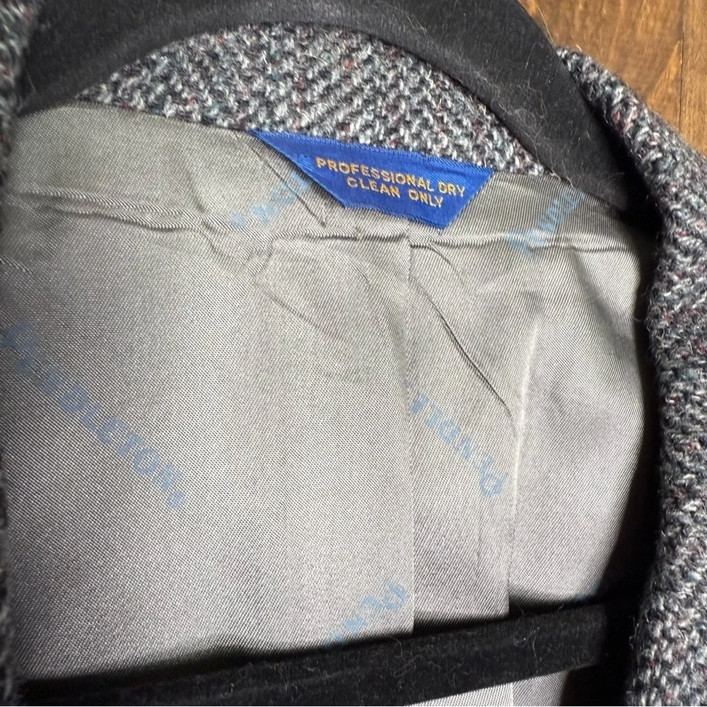 VINTAGE Pendleton 100% Virgin Wool Gray & Blue Herringbone Sport Coat Size 44L